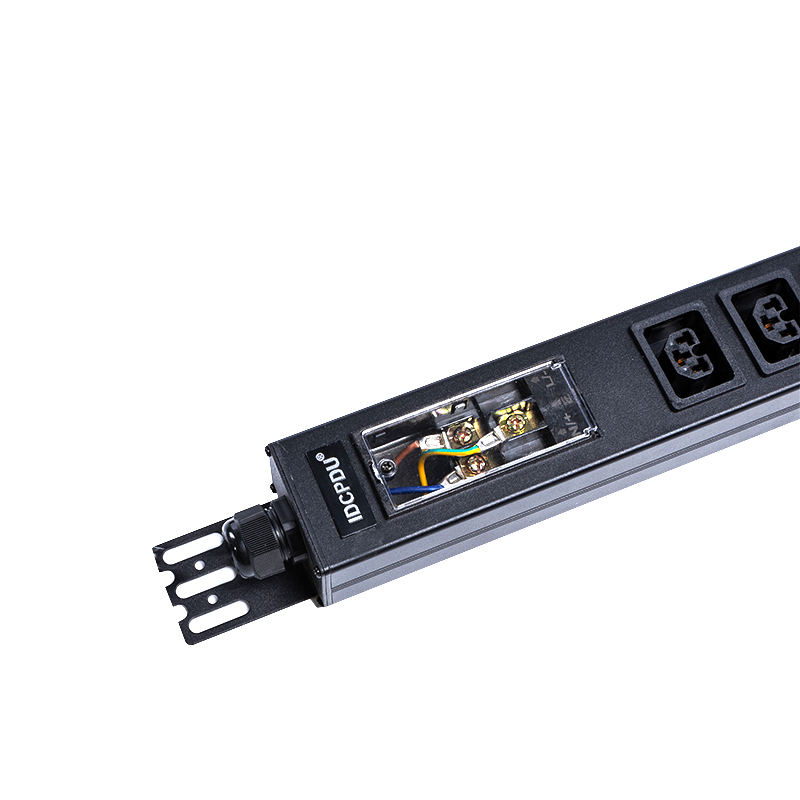 16 コンセント IEC C13 C19 & US ソケット 1.5U 液体磁気サーキットブレーカー垂直 TCP/IP スマートラック PDU