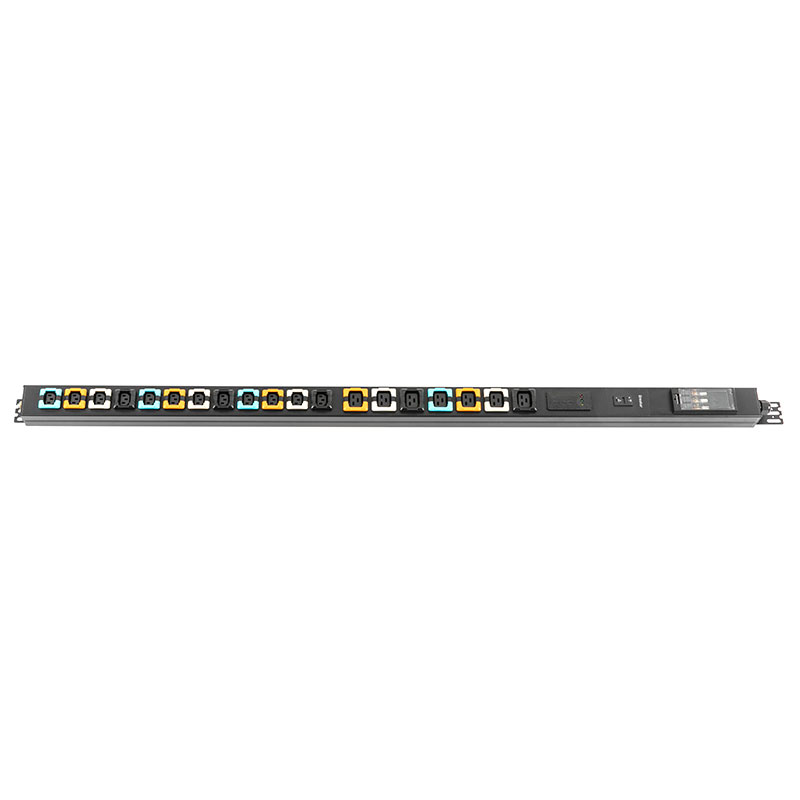 19 アウトレット C13 C19 垂直ブレーカー 3 SPD スイッチド ラック Pdu